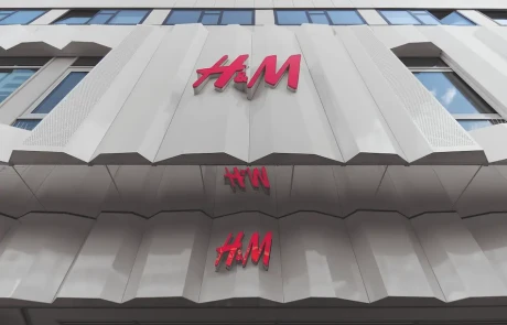 Referenz RONGE Metallbau: H&M, Frankfurt, Fassadensanierung
